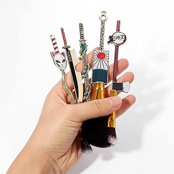 Amazon.co.jp: 化粧用ブラシ 5 個メイクブラシセットアニメ鬼滅
